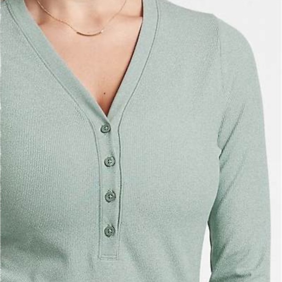 NWT Athleta Uptempo Ribbed Henley Top XS Minimalistic Grey - Picture 3 of 15